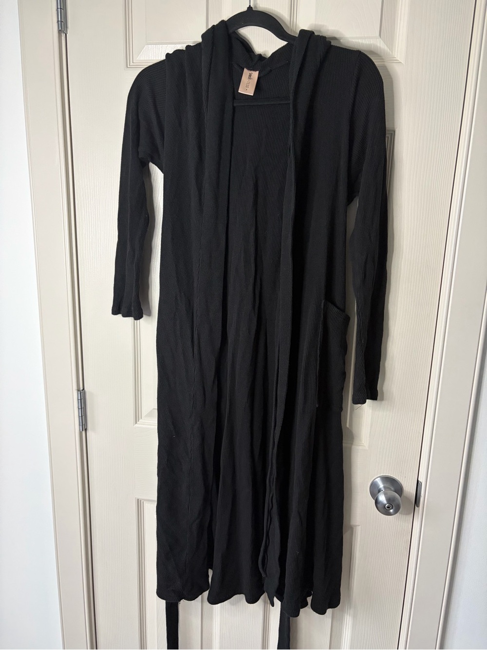 🦋 SMASH & TESS - Small Black Robe - Picture 4 of 5